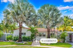 Centrally located Heated Pool Riverside View Access Citrus Key H0MES